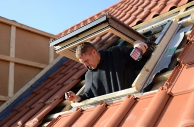 Pose de fenêtres de toit Velux à Menomblet